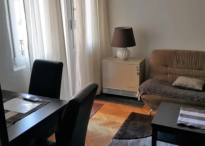 Centre Point Apartamento